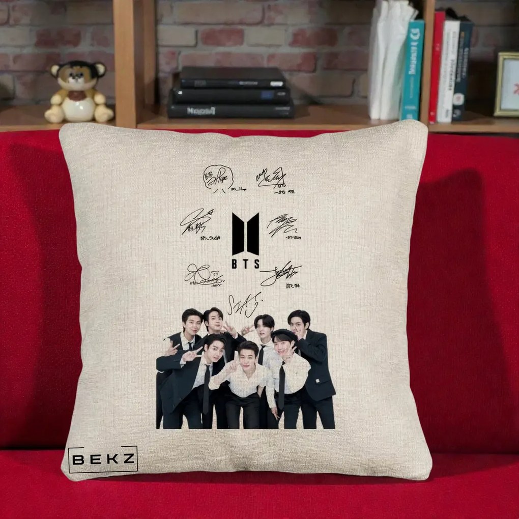 Perna Personalizata K-pop BTS Autografe Toti Membrii cu Fotografie, 40x40 cm, Bej Canapea, Husa Detasabila, Perna Inclusa, BEKZ®