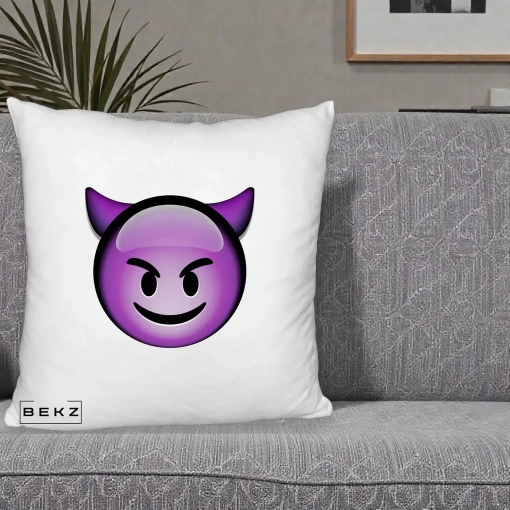 Perna Decorativa Emoji Diavol Mov, 40x40 cm, Alb Pufos, Husa Detasabila, Perna Inclusa, BEKZ®