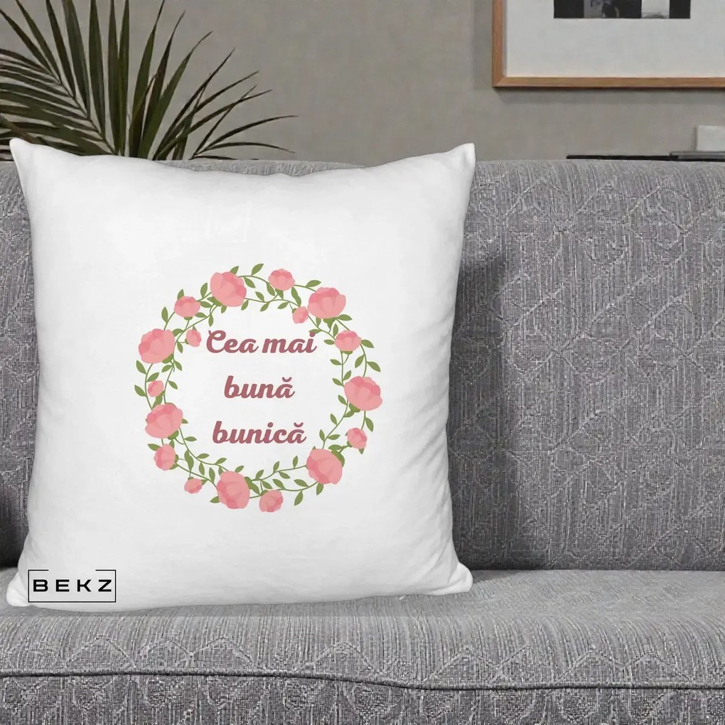 Cadou pentru Bunica - Perna Personalizata Cea Mai Buna Bunica Coronita Trandafiri Roz Clasic, 40x40 cm, Alb Pufos, Husa Detasabila, Perna Inclusa, BEKZ®