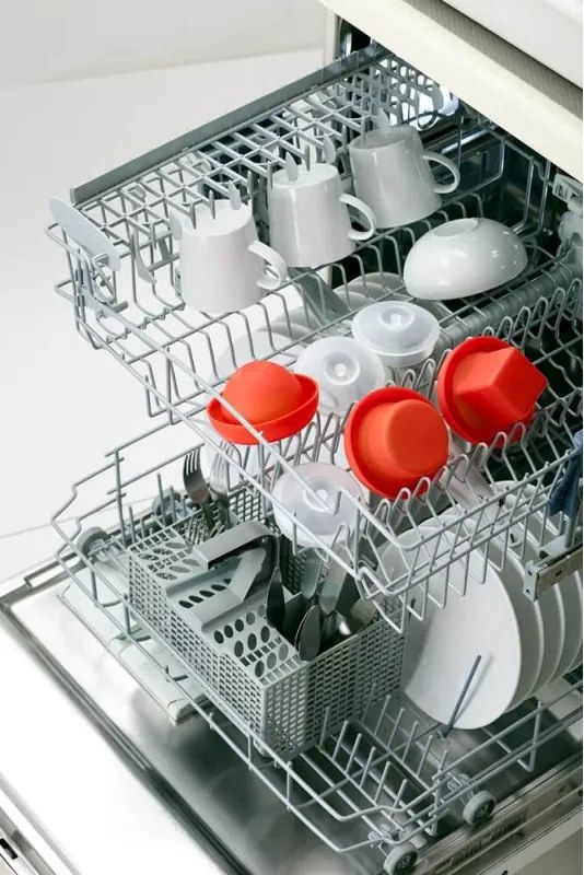 Vas pentru gatit oua la cuptorul cu microunde Lekue 1009050, 100 ml, 1 ou, silicon platinat, Rosu/Transparent