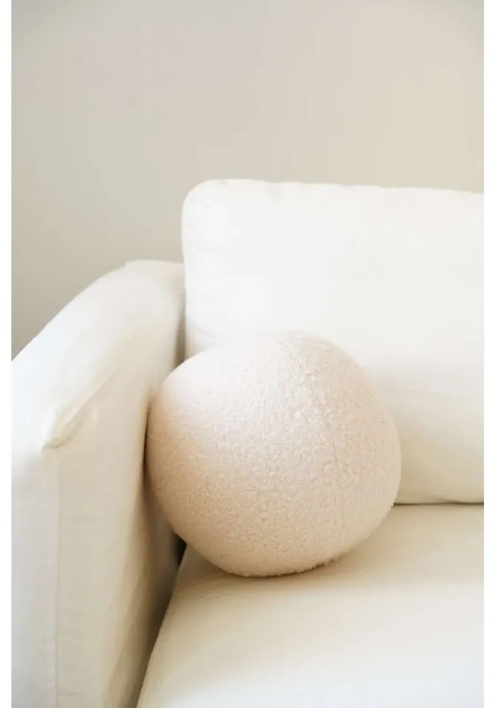 Pernă decorativă din material bouclé ø 20 cm Top – Mioli Decor