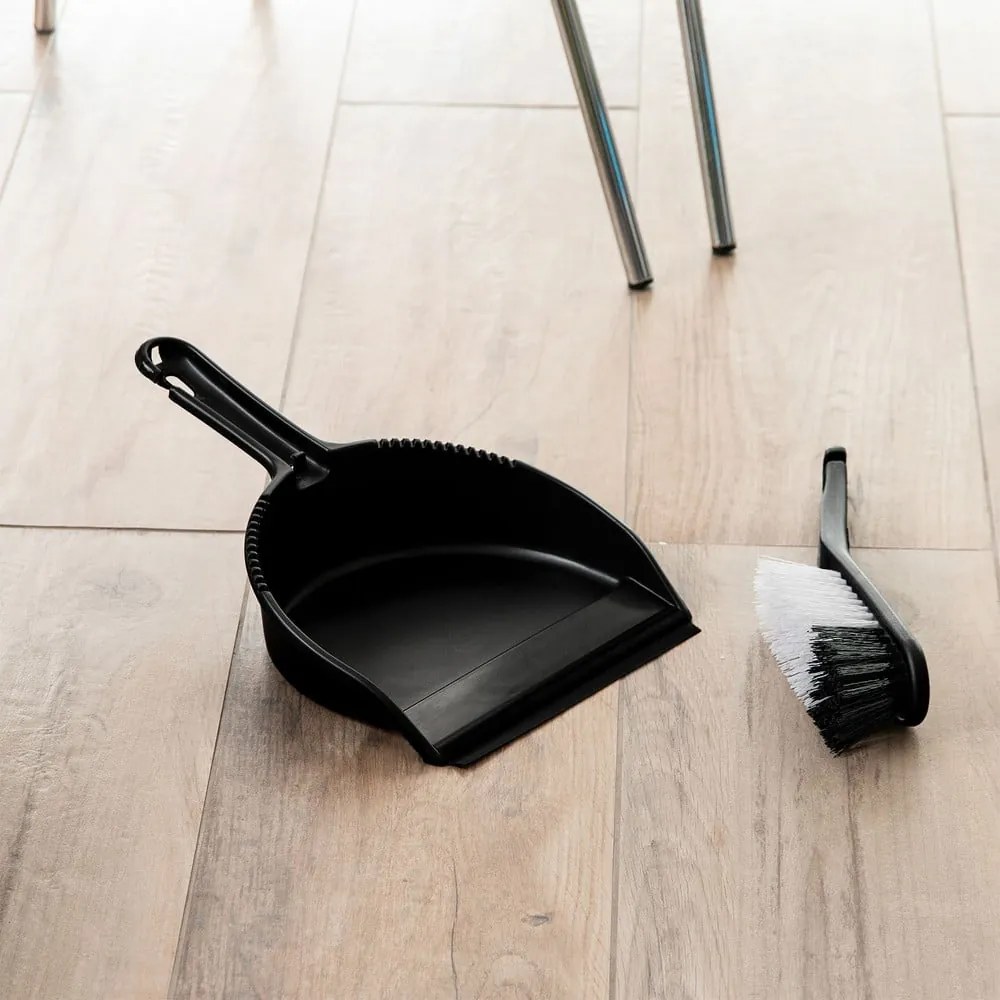 Mătură și făraș – Addis