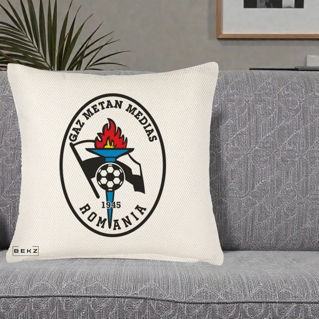 Perna Personalizata Gaz Metan Medias 1945 Fotbal, 40x40 cm, Crem Reliefat, Husa Detasabila, Perna Inclusa, BEKZ®