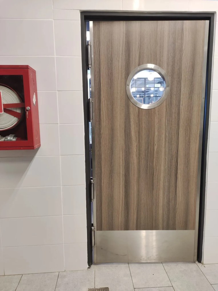Usa restaurant bucatarie cu geam hublou - dublu batanta la 180 950x2085, Stejar Milano, Laminat HPL