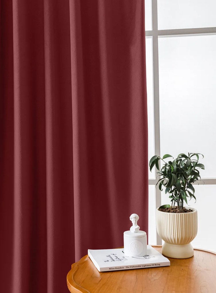Draperie opaca visiniu VELVET 135x250 cm Sistem de agatare: Rejansa