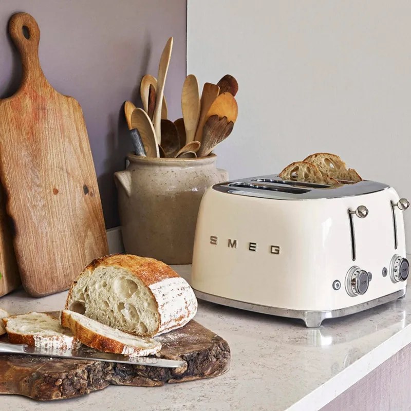 Prăjitor de pâine SMEG 50's Style TSF03CREU, 2000 W, 4 felii, 6 niveluri, Tava pentru firimituri, Cablu integrat, Oțel inoxidabil, Culoare crem