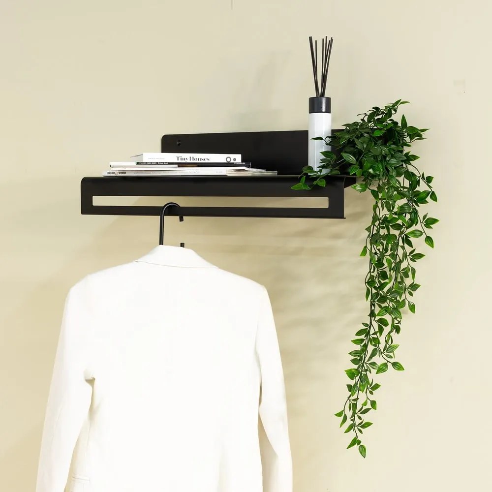 Cuier de perete negru cu raft din metal 60 cm Sway – Spinder Design