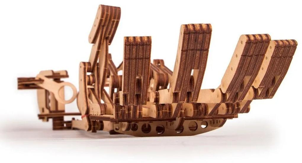 Puzzle 3D mecanic din lemn mana