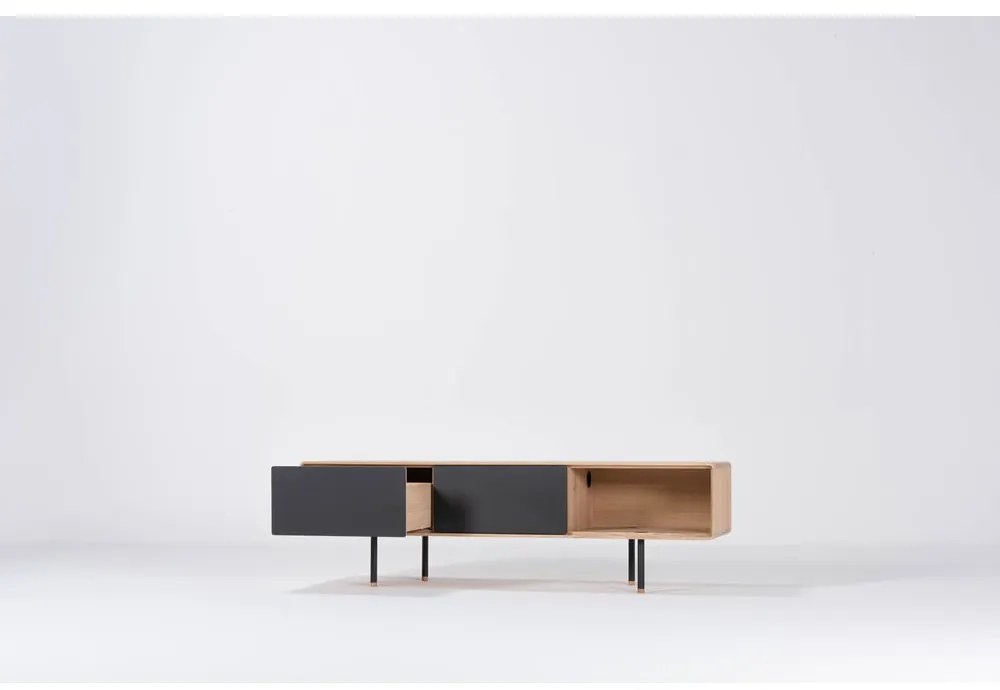 Comodă TV neagră/în culoare naturală din lemn de stejar 160x48 cm Fina – Gazzda