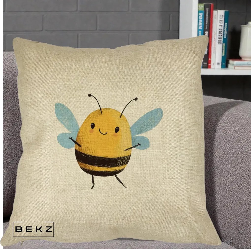 Perna Decorativa Buburuza pe Trifoi cu Patru Foi, 40x40 cm, Crem, Husa Detasabila, Perna Inclusa, BEKZ®