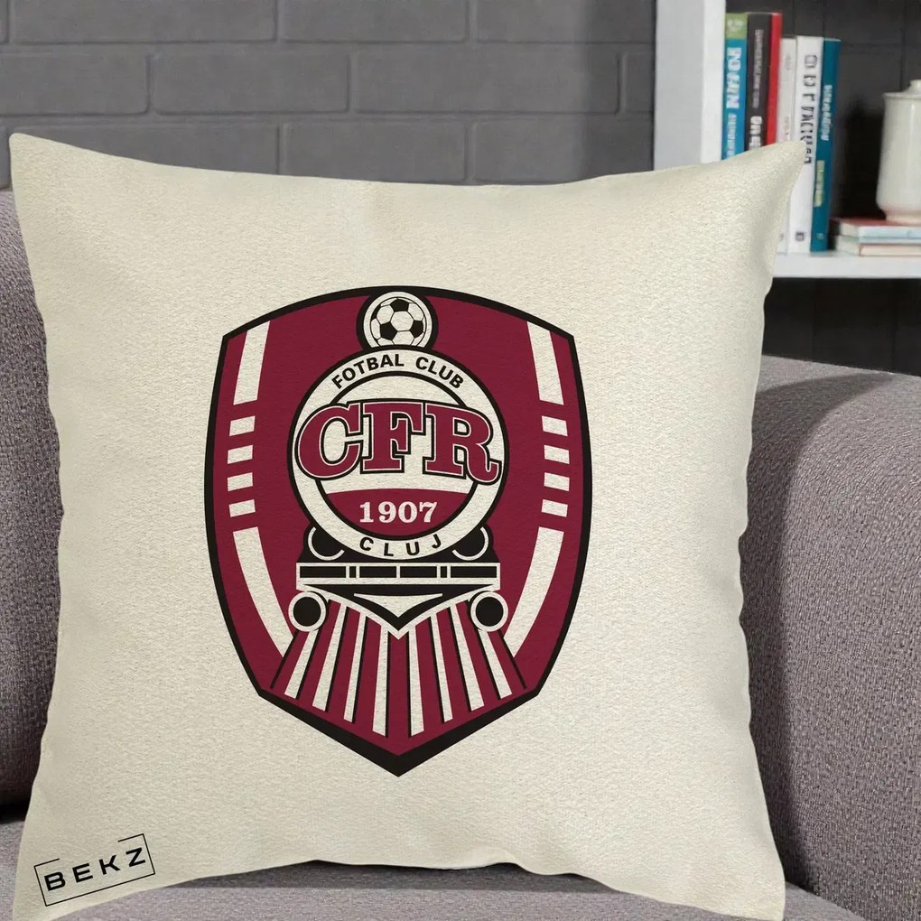 Perna Personalizata CFR Cluj Fotbal Club 1907, 40x40 cm, Ecru, Husa Detasabila, Perna Inclusa, BEKZ®