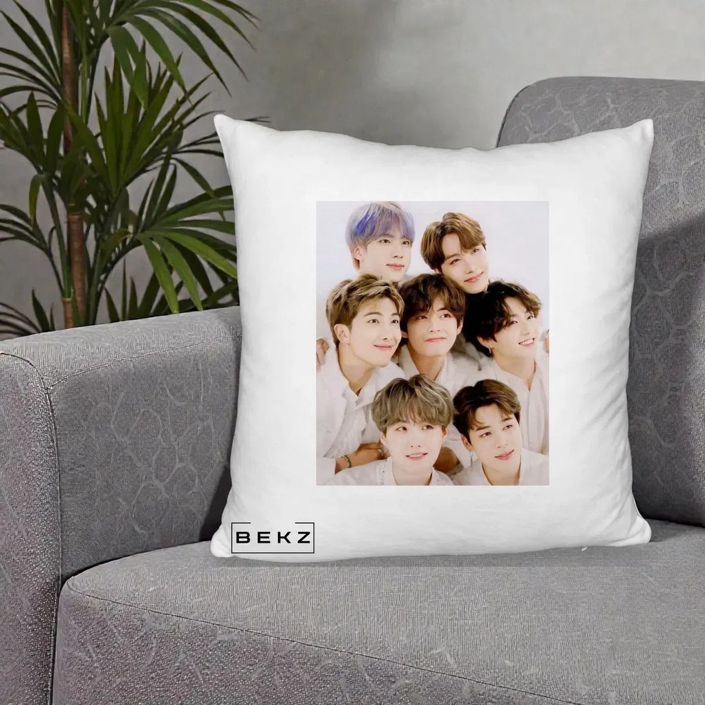 Perna Personalizata K-pop BTS Foto Grup Fete Albe, 40x40 cm, Alb Pufos, Husa Detasabila, Perna Inclusa, BEKZ®