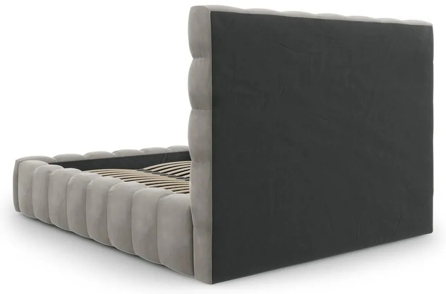 Pat matrimonial gri deschis tapițat cu spațiu de depozitare și somieră 140x200 cm Bali – Cosmopolitan Design