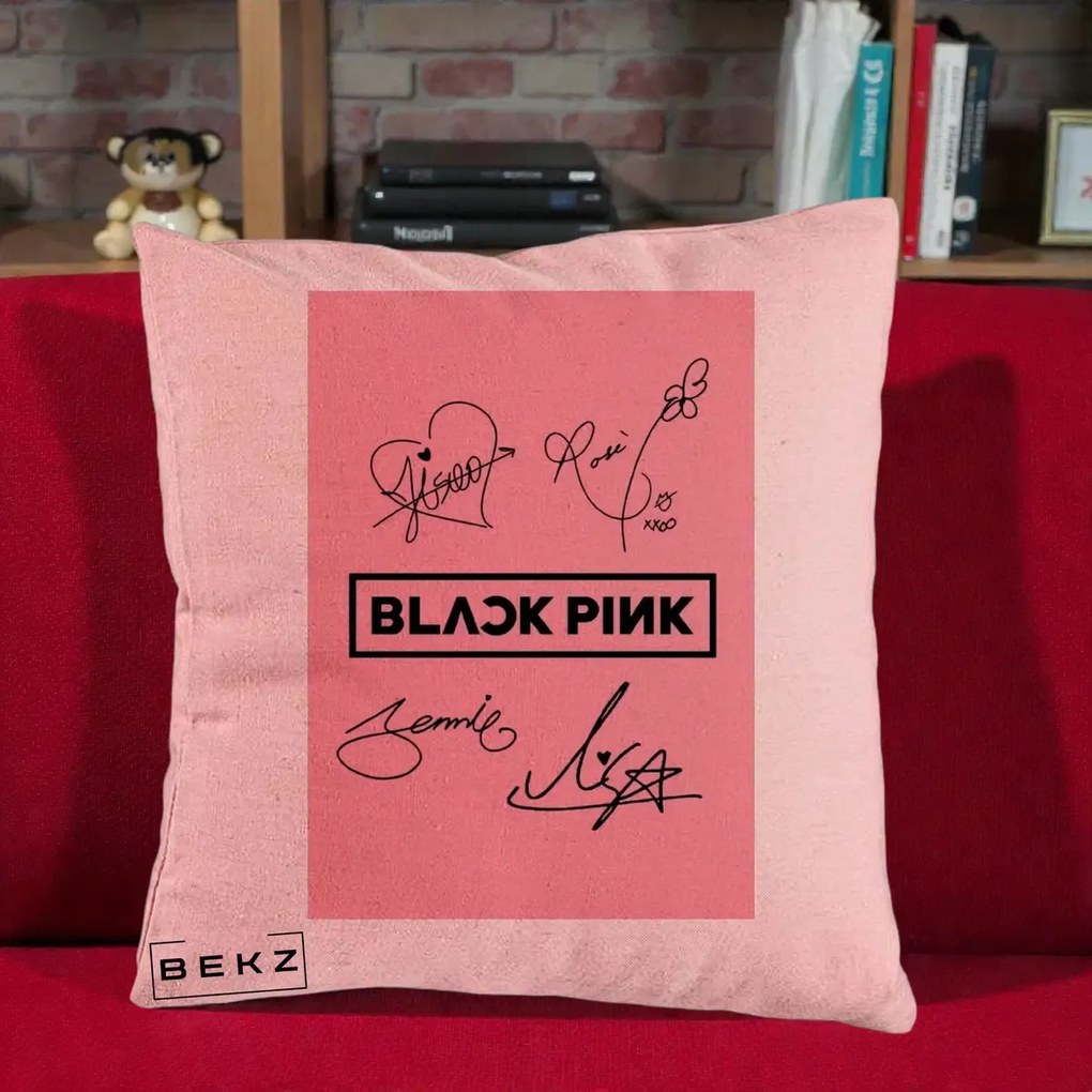 Perna Personalizata K-pop BLACKPINK Semnaturi Roz, 40x40 cm, Roz, Husa Detasabila, Perna Inclusa, BEKZ®