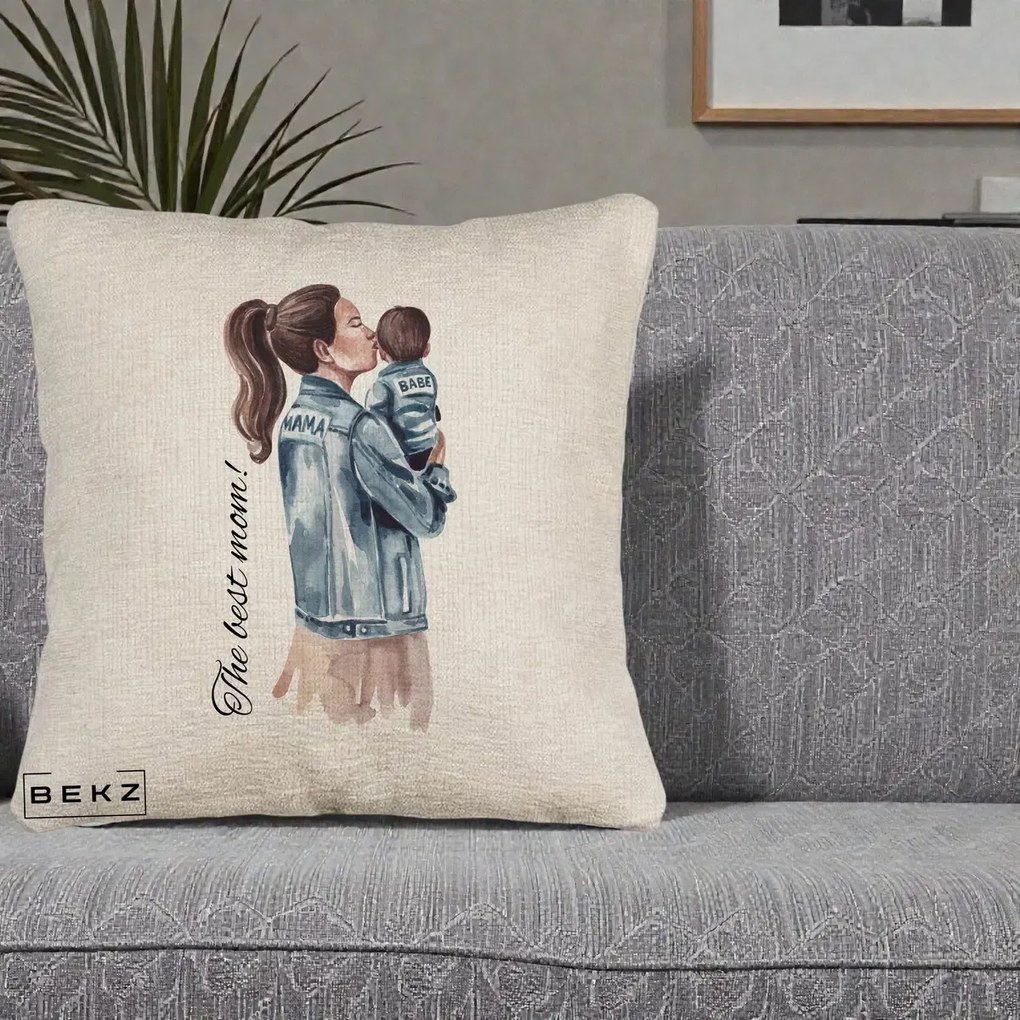 Cadou pentru Mama - Perna Personalizata The Best Mom Jachete, 40x40 cm, Bej Canapea, Husa Detasabila, Perna Inclusa, BEKZ®