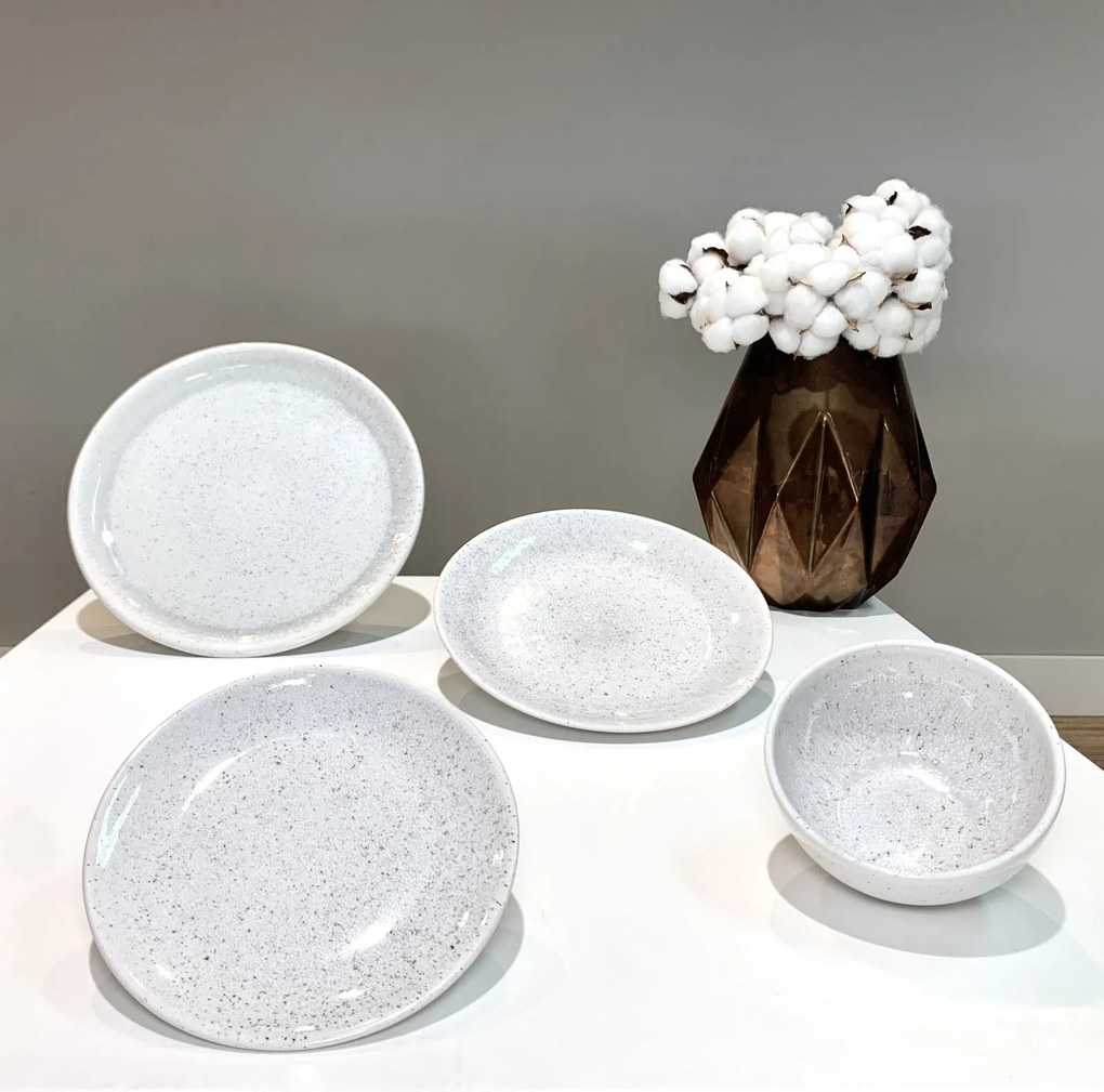 Set Triplu NOVA: Arta in Ceramica cu Picaturi de Visiniu (Farfurie 26cm, Farfurie Mica 20cm Bol)