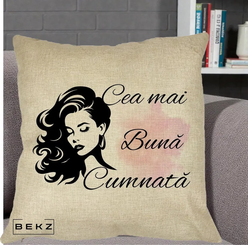 Cadou pentru Cumnata - Perna Personalizata Cea mai Buna Cumnata cu Silueta Dama si Pete Roz, 40x40 cm, Crem, Husa Detasabila, Perna Inclusa, BEKZ®