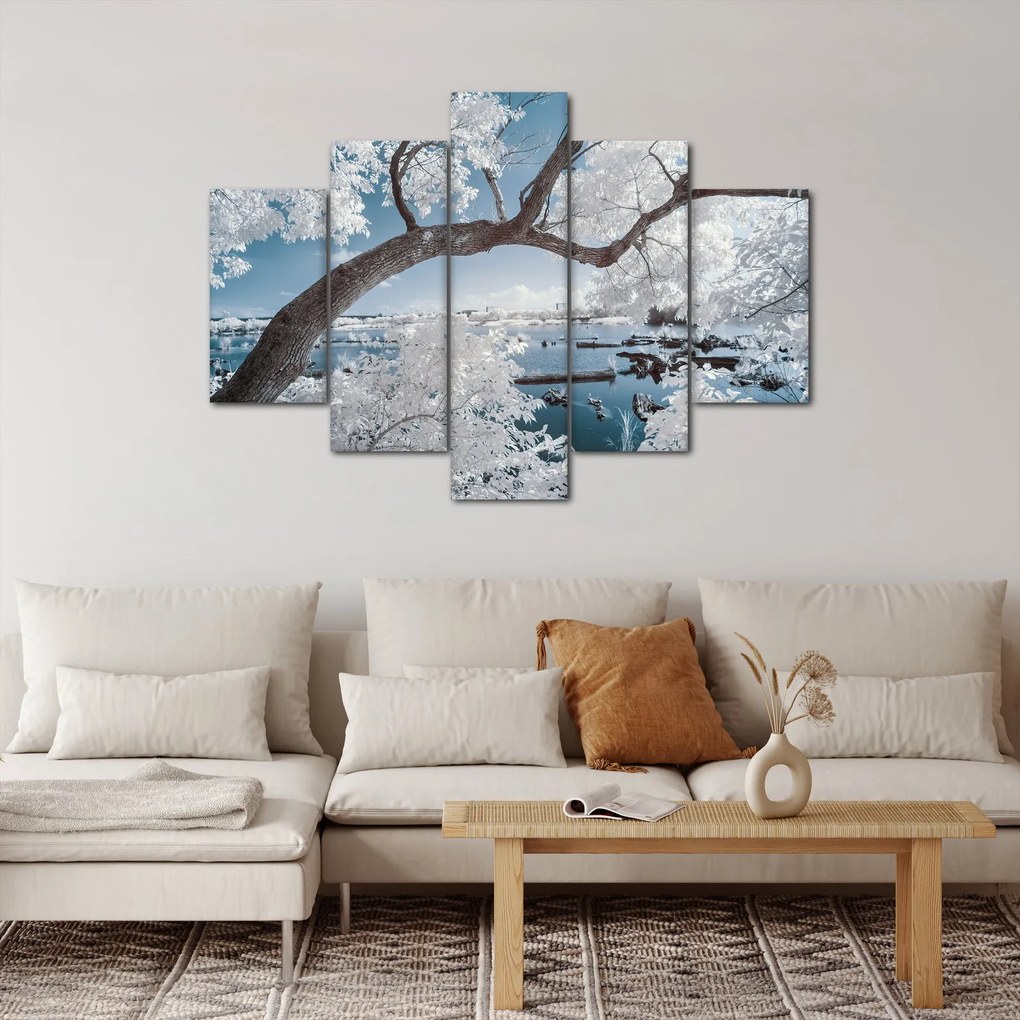 Tablou cu copac înzăpezit lângă apă (150x105 cm)