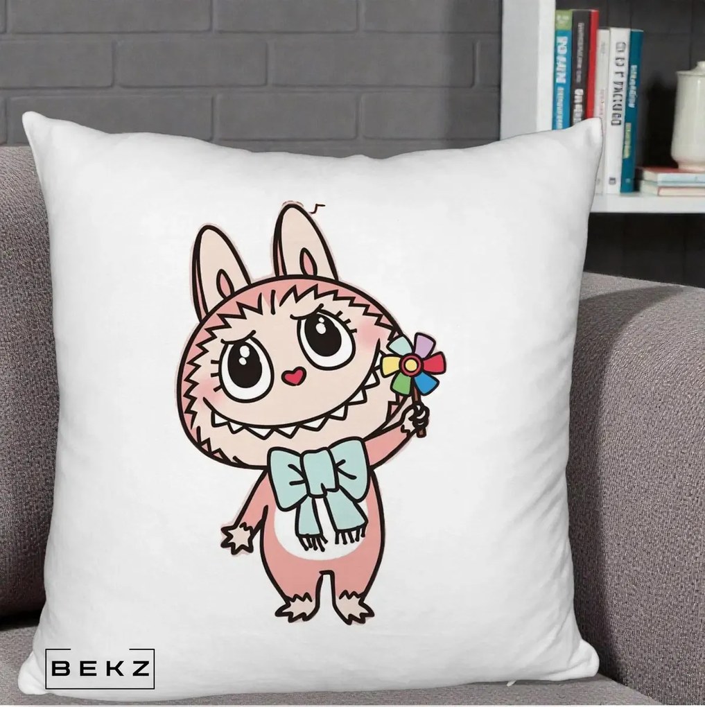 Perna Personalizata Labubu Roz cu Morisca, 40x40 cm, Alb Pufos, Husa Detasabila, Perna Inclusa, BEKZ®