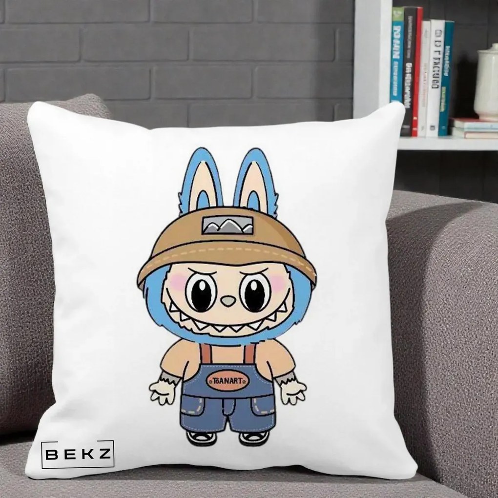 Perna Personalizata Labubu Toanart Blugi, 40x40 cm, Alba Mata, Husa Detasabila, Perna Inclusa, BEKZ®