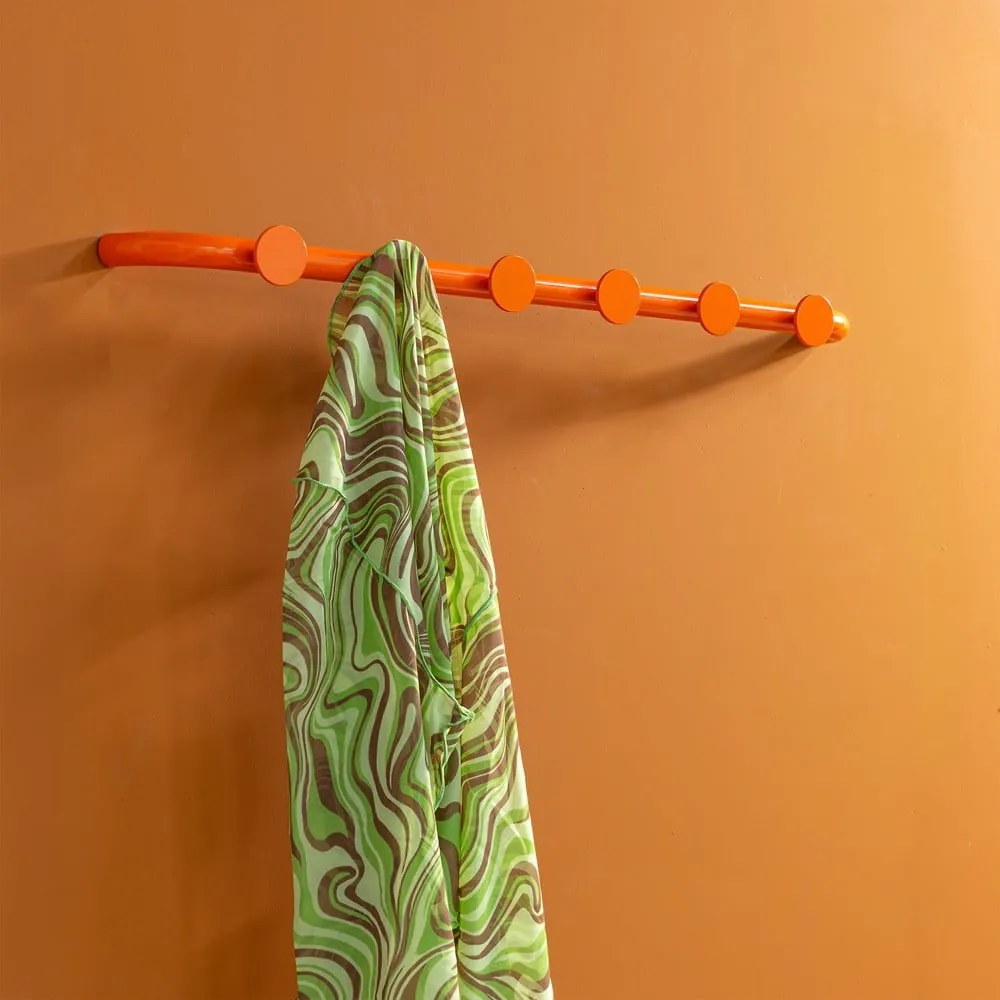 Cuier de perete portocaliu din metal 75 cm Retro – Spinder Design