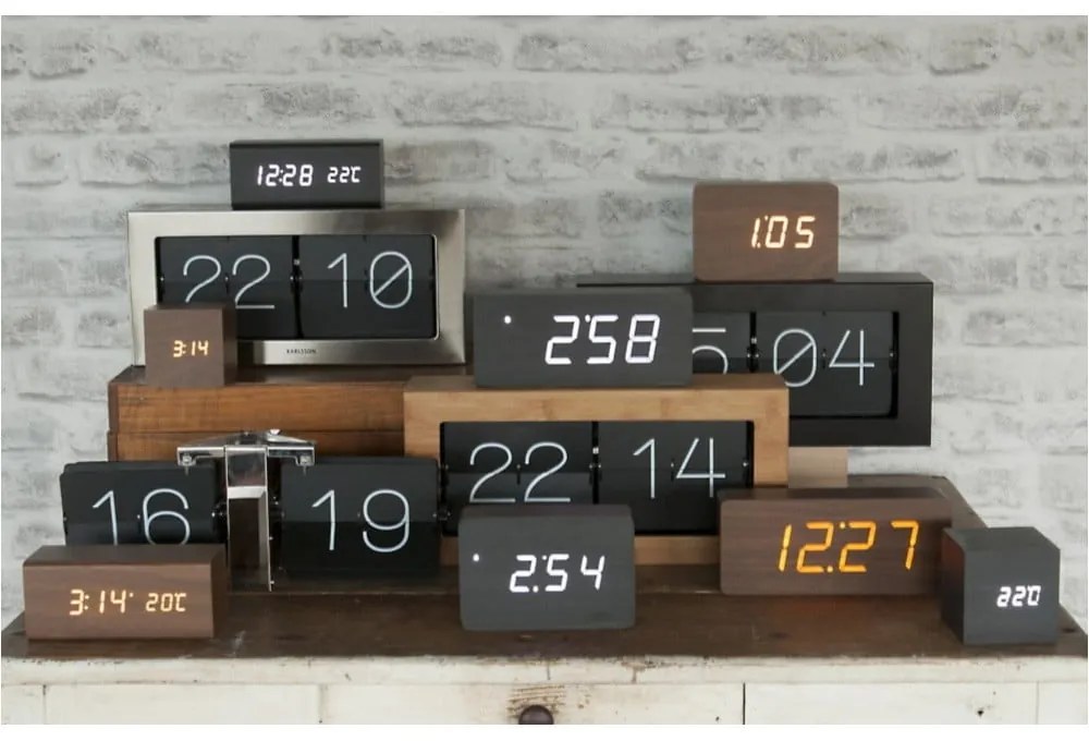 Ceas alarmă cu aspect de lemn, Karlsson Tube, 21 x 9 cm