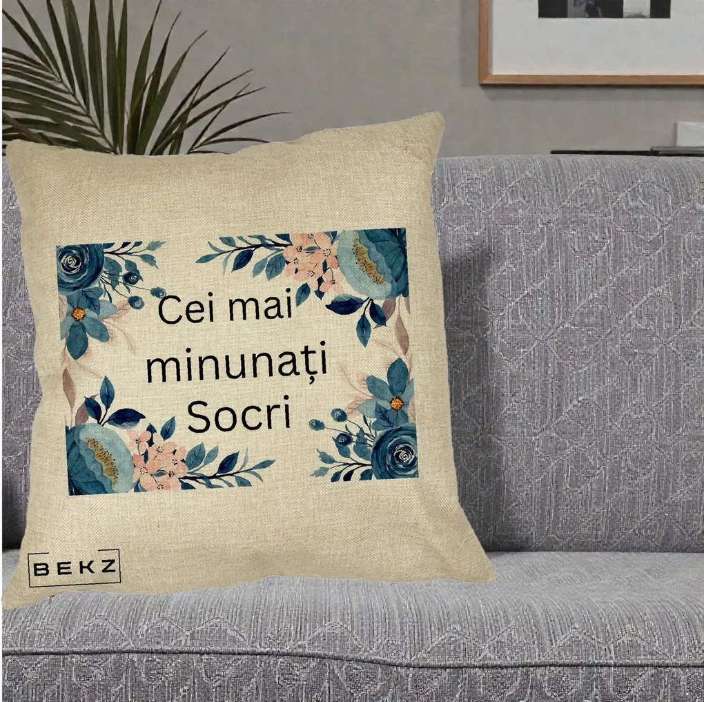 Cadou pentru Socri - Perna Personalizata Cei mai Minunati Socri cu Flori Albastre si Roz, 40x40 cm, Crem, Husa Detasabila, Perna Inclusa, BEKZ®