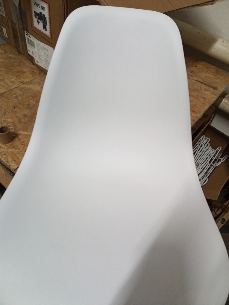 OFERTA Scaun alb OSAKA II. calitate