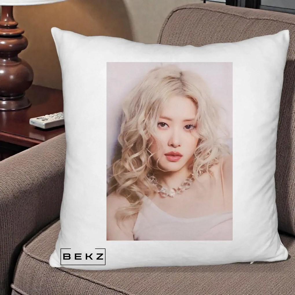 Perna Personalizata K-pop BLACKPINK Rose, 40x40 cm, Alb Pufos, Husa Detasabila, Perna Inclusa, BEKZ®