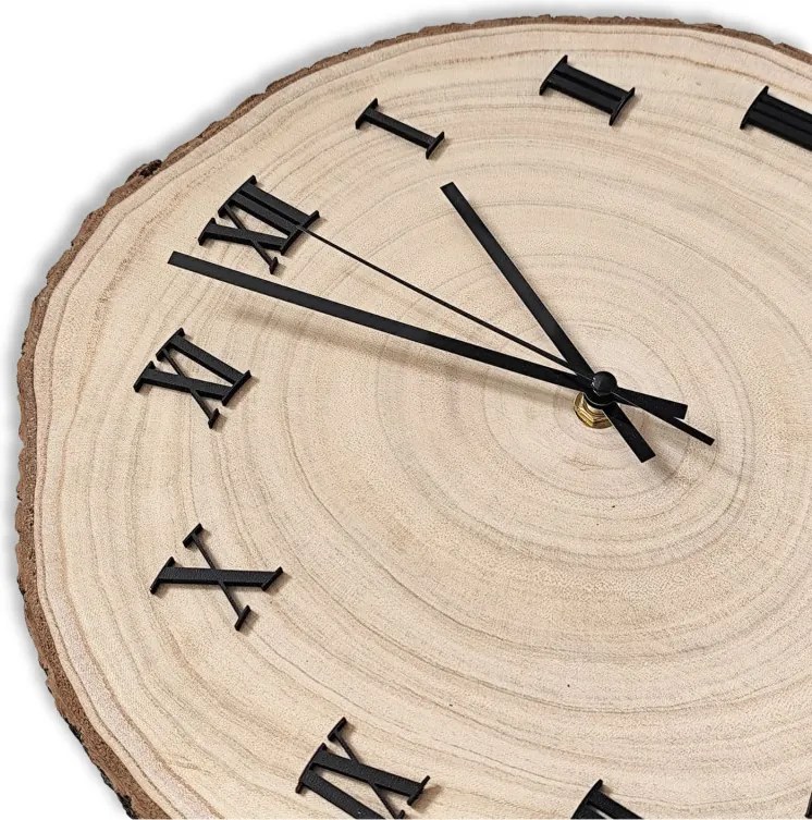 SENTOP | Ceas de perete realizat dintr-o secțiune transversală a unui buștean | KORO