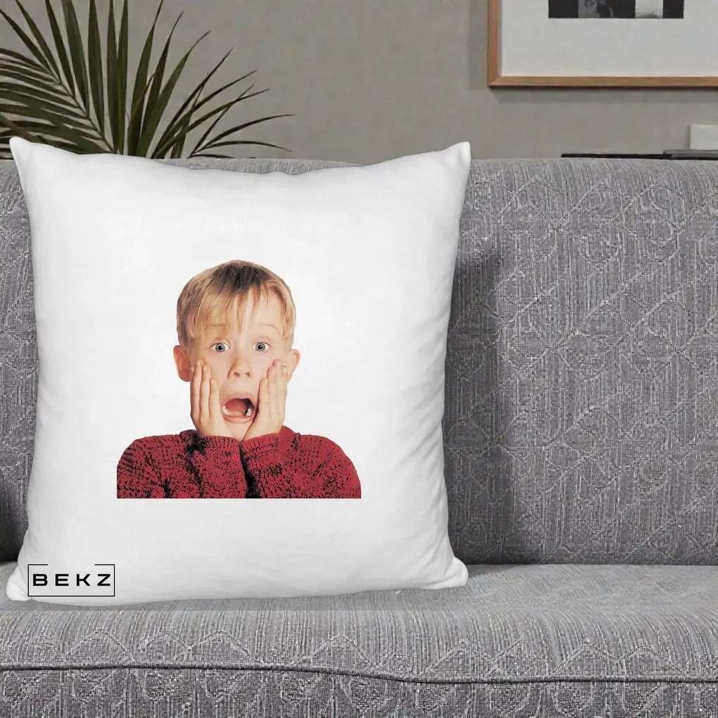 Perna Decorativa Kevin Singur Acasa, 40x40 cm, Alb Pufos, Husa Detasabila, Perna Inclusa, BEKZ®