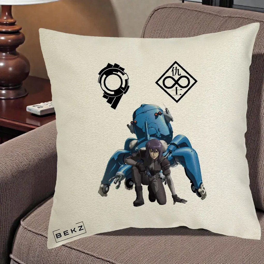 Perna Personalizata Ghost in the Shell Motoko si Tachikoma, 40x40 cm, Ecru, Husa Detasabila, Perna Inclusa, BEKZ®