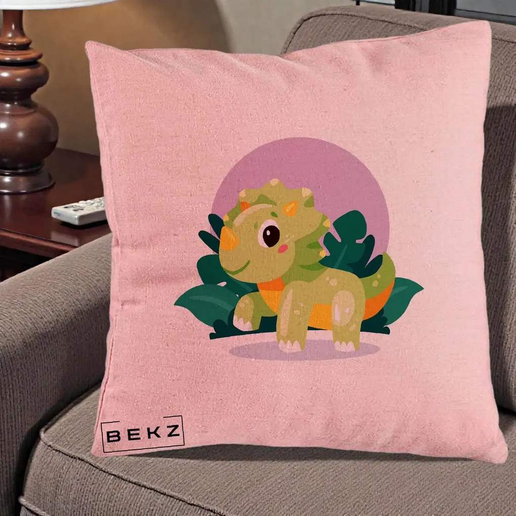Perna Decorativa Triceratops Kawaii Verde, 40x40 cm, Roz, Husa Detasabila, Perna Inclusa, BEKZ®