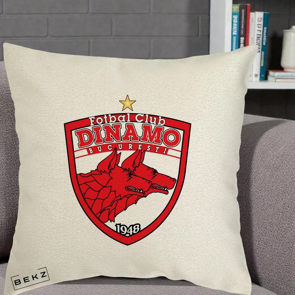 Perna Personalizata FC Dinamo Bucuresti 1948 Fotbal, 40x40 cm, Ecru, Husa Detasabila, Perna Inclusa, BEKZ®