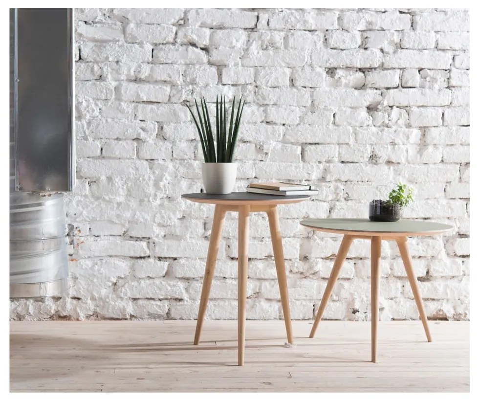 Măsuță auxiliară din lemn de stejar cu blat negru Gazzda Arp, Ø 55 cm