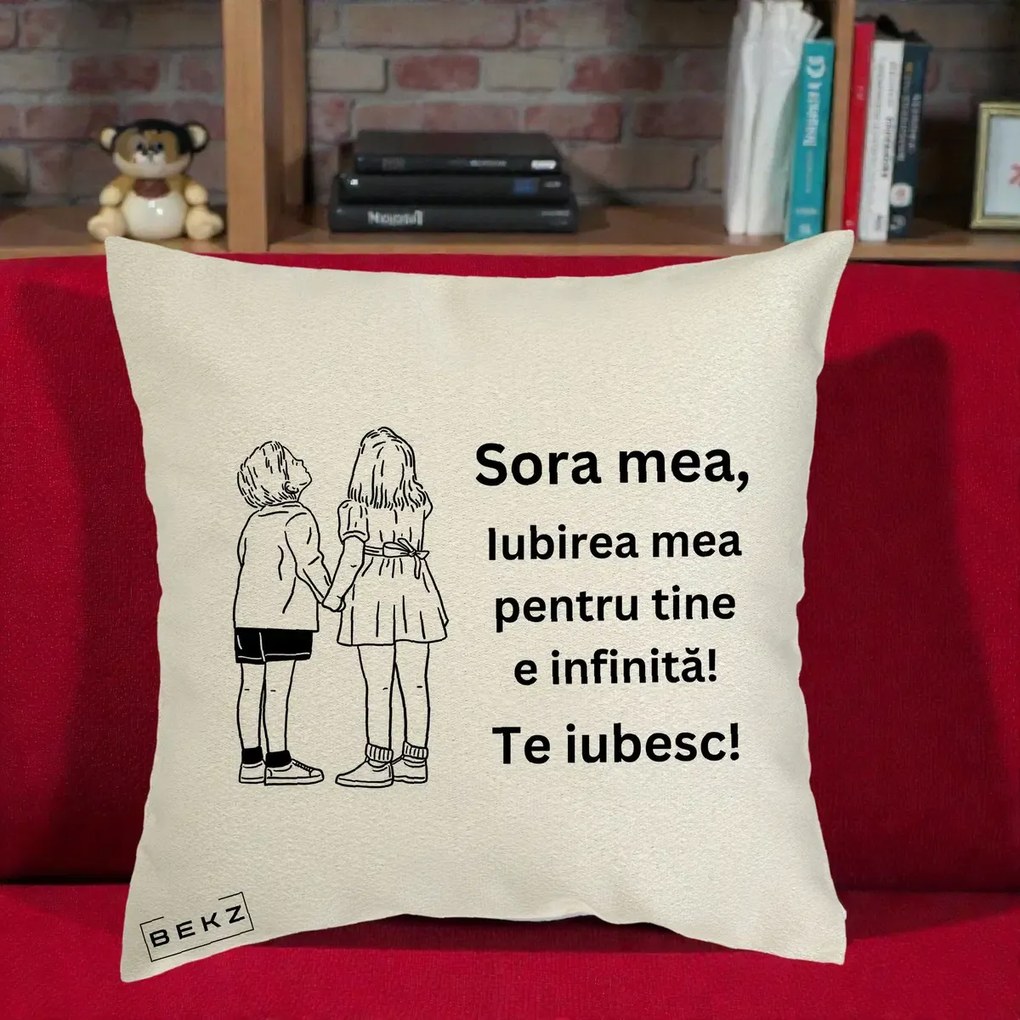 Cadou pentru Sora - Perna Personalizata Sora Mea Te Iubesc Copii Tinand Maini Line Art, 40x40 cm, Ecru, Husa Detasabila, Perna Inclusa, BEKZ®