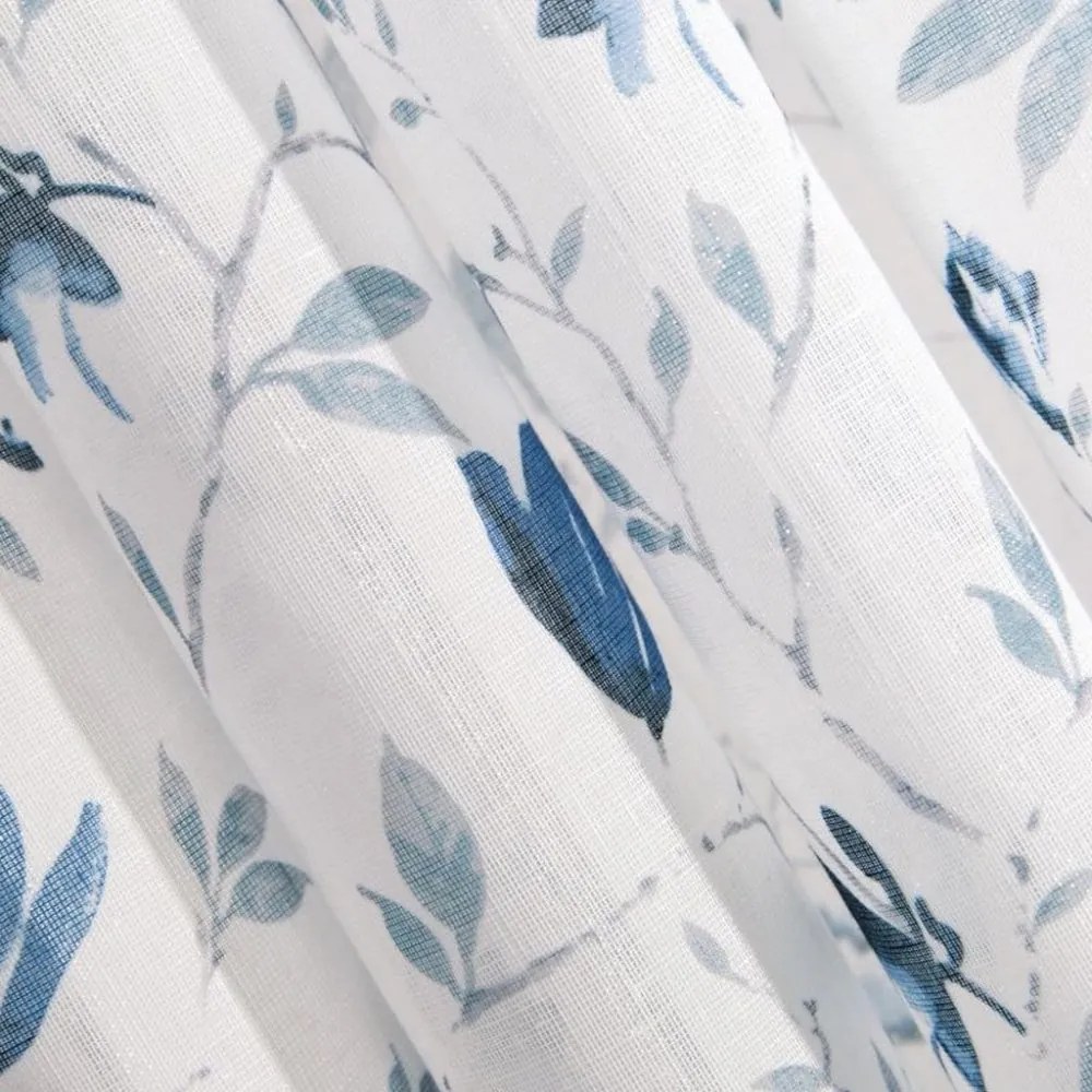 Draperie decorativă subtilă alb-albastră, cu motiv floral Lungime: 250 cm