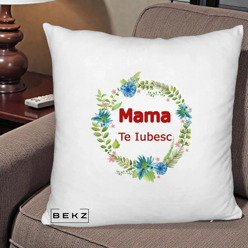 Cadou pentru Mama - Perna Personalizata Mama Te Iubesc Flori Albastre, 40x40 cm, Alb Pufos, Husa Detasabila, Perna Inclusa, BEKZ®