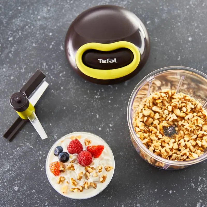 Tocator manual cu funie,Tefal K1320404 0,9 L, Mecanism automat de retragere a funiei, 2 lame otel, blocare capac, negru/verde