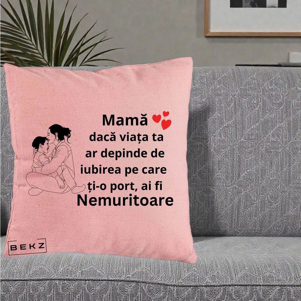 Cadou pentru Mama - Perna Personalizata Mama Nemuritoare Kawaii, 40x40 cm, Roz, Husa Detasabila, Perna Inclusa, BEKZ®