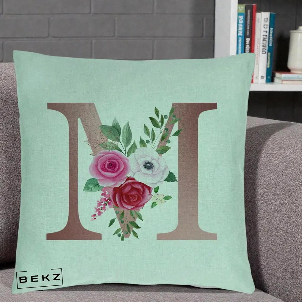 Cadou Personalizat - Perna Personalizata Monograma Rose Gold Litera M cu Trandafiri, 40x40 cm, Verde Menta, Husa Detasabila, Perna Inclusa, BEKZ®