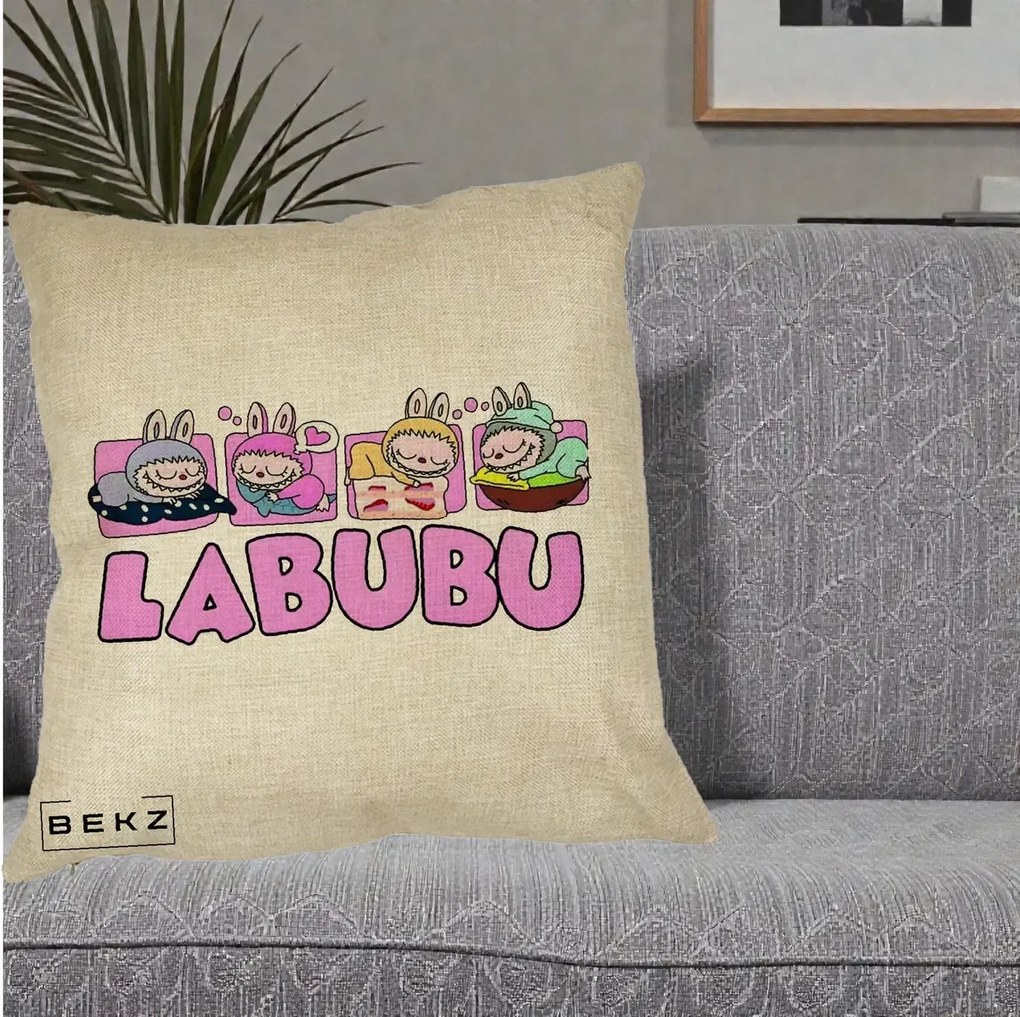 Perna Personalizata Labubu Sleeping Quad, 40x40 cm, Crem, Husa Detasabila, Perna Inclusa, BEKZ®
