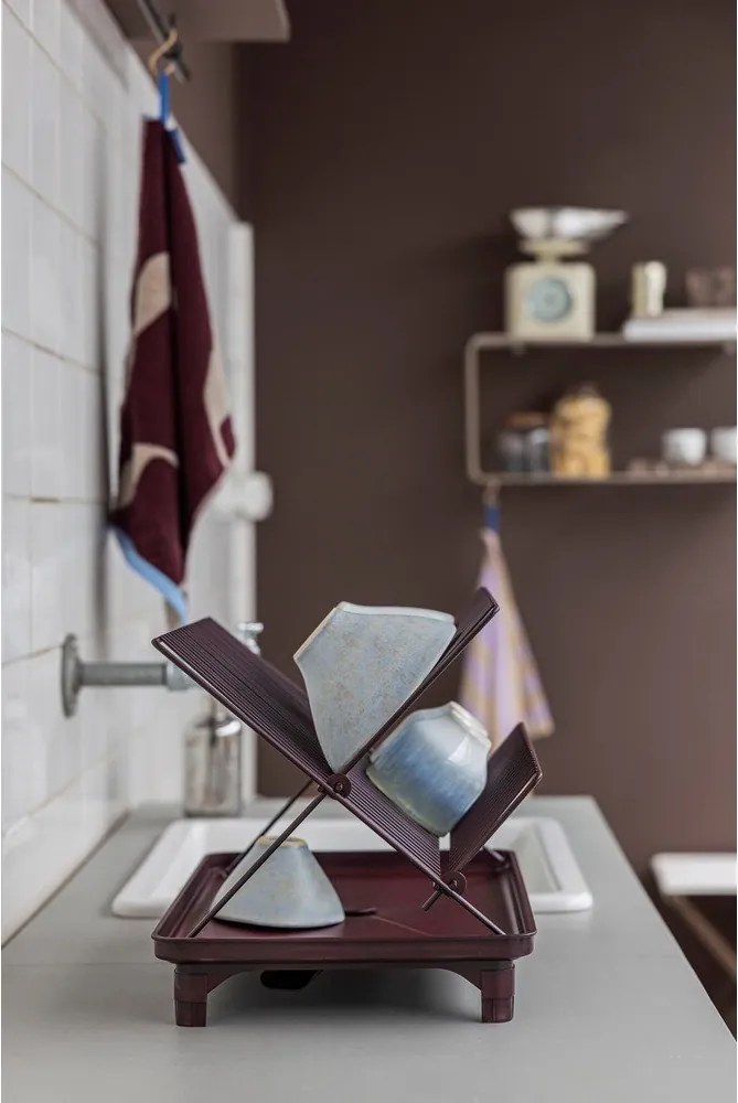 Scurgător de vase burgundy cu două nivele 42x29 cm Dry-It – Mette Ditmer Denmark