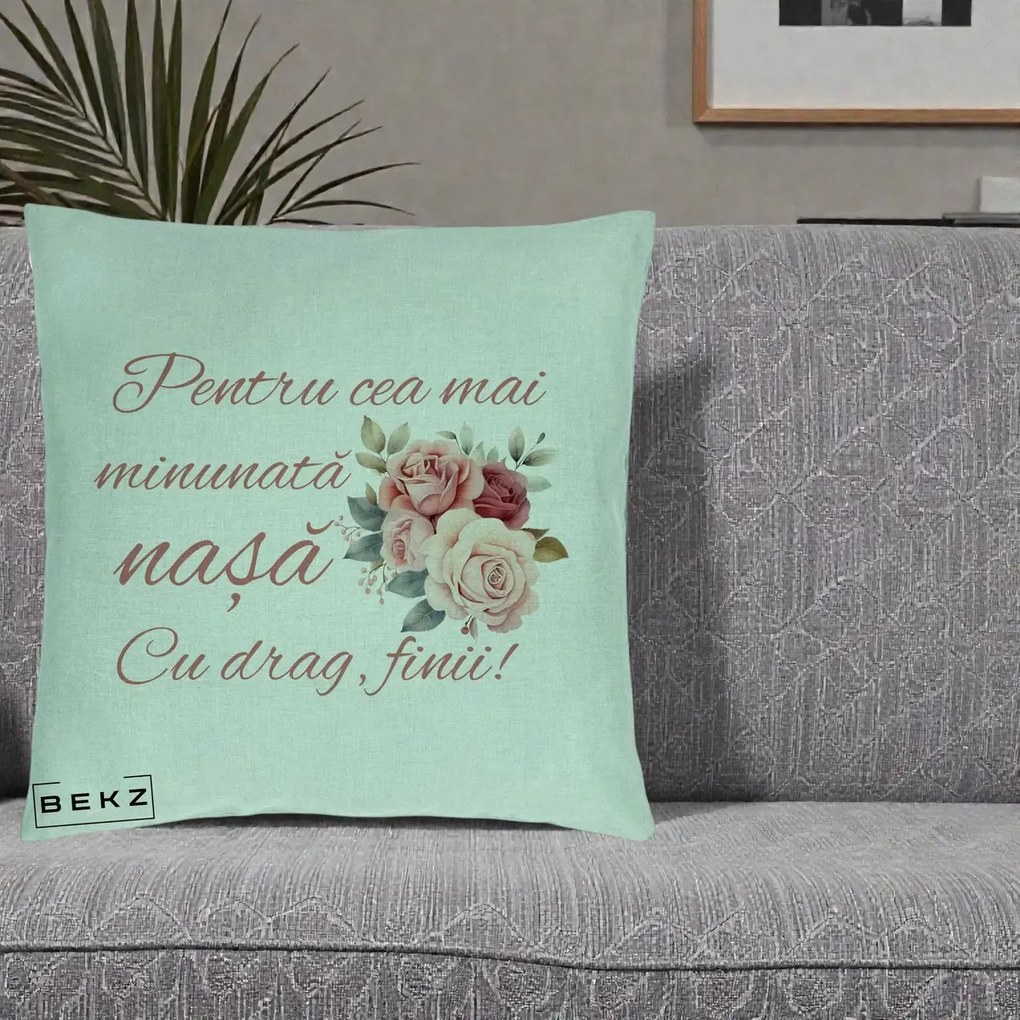 Cadou pentru Nasa - Perna Personalizata Pentru Cea mai Minunata Nasa Cu drag Finii, 40x40 cm, Verde Menta, Husa Detasabila, Perna Inclusa, BEKZ®