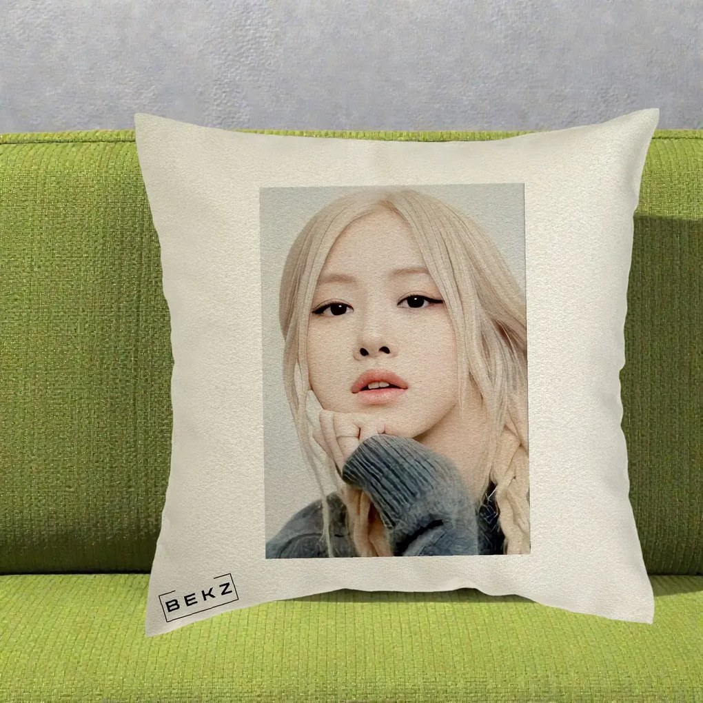 Perna Personalizata K-pop BLACKPINK Rose cu Jucarie de Plus, 40x40 cm, Ecru, Husa Detasabila, Perna Inclusa, BEKZ®