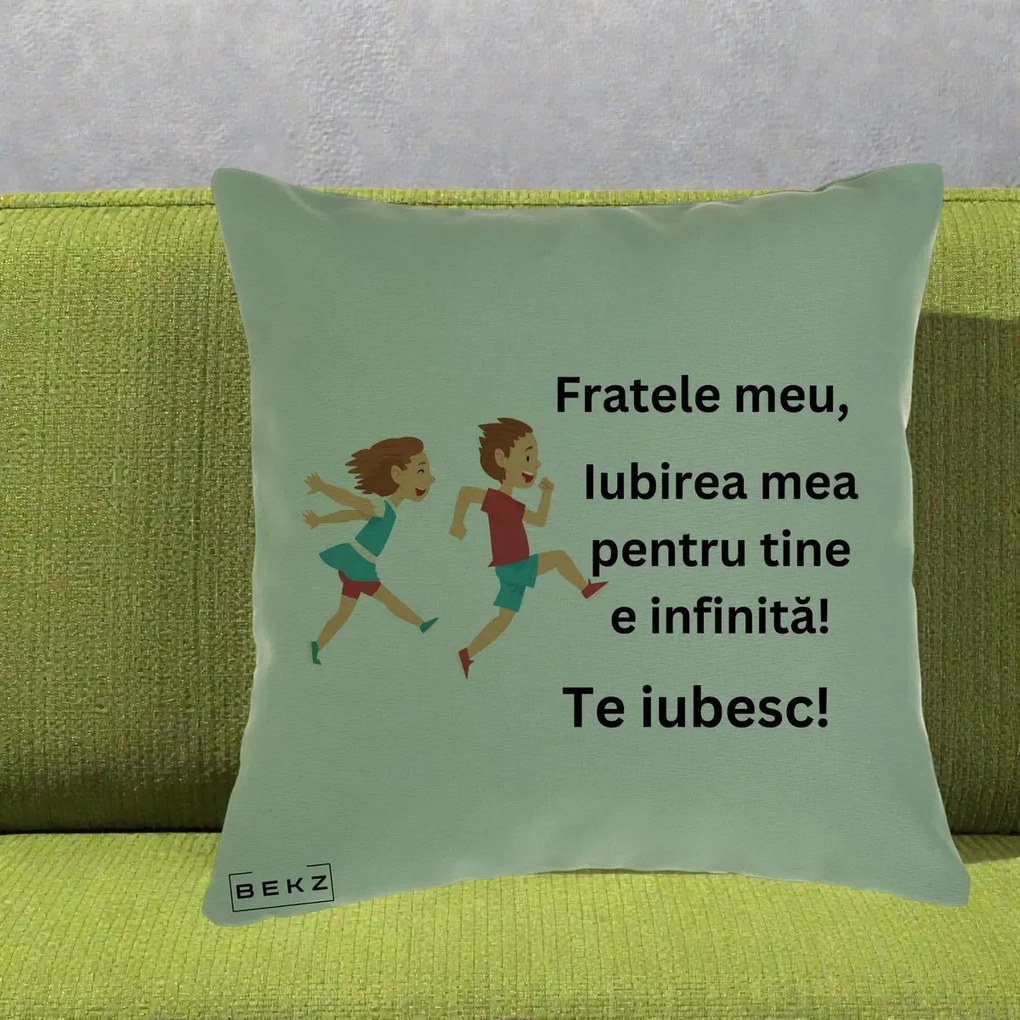 Cadou pentru Frate - Perna Personalizata Fratele Meu Te Iubesc Copii Alergand Colorat, 40x40 cm, Verde, Husa Detasabila, Perna Inclusa, BEKZ®