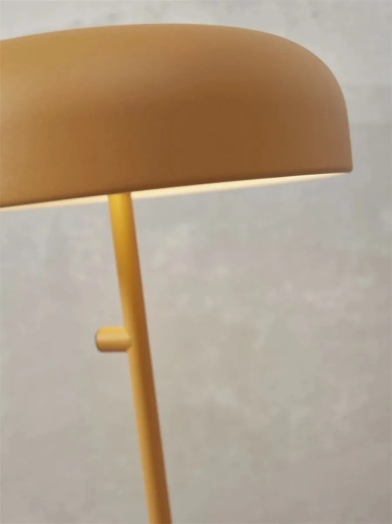 Veioza/Lampa de masa din metal Porto L mustar