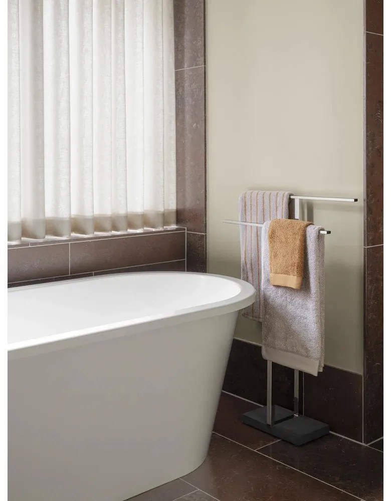 Prosop portocaliu/bej din bumbac organic din frotir 70x140 cm Arto – Blomus