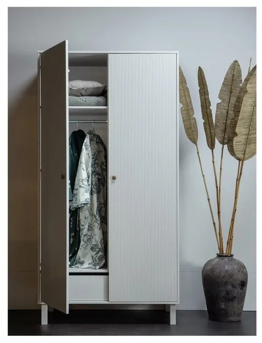 Șifonier gri deschis din lemn de pin 100x195 cm Madu – WOOOD