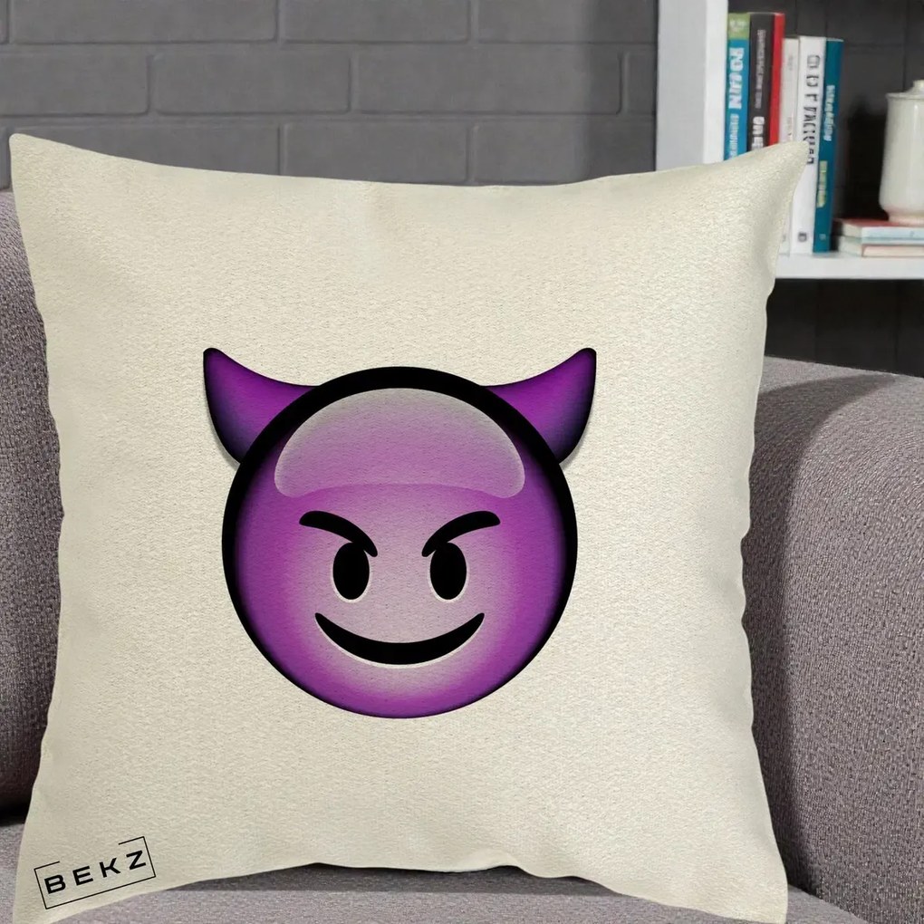 Perna Decorativa Emoji Diavol Mov, 40x40 cm, Ecru, Husa Detasabila, Perna Inclusa, BEKZ®